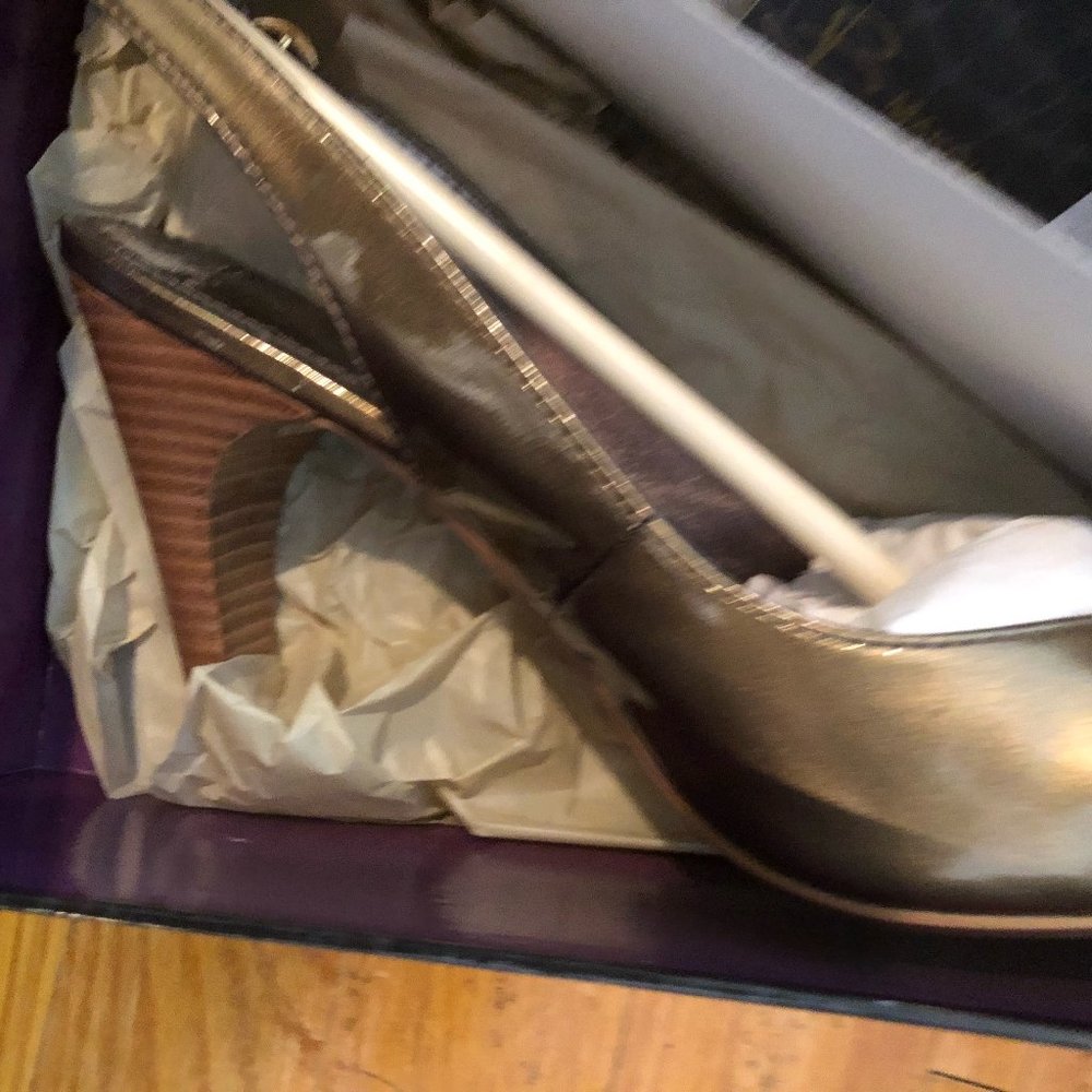 Gold High heel slingbacks, Size 8